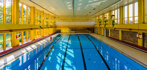 "Hallenbad Emsdetten Schwimmerbecken vom Springturm aus"
